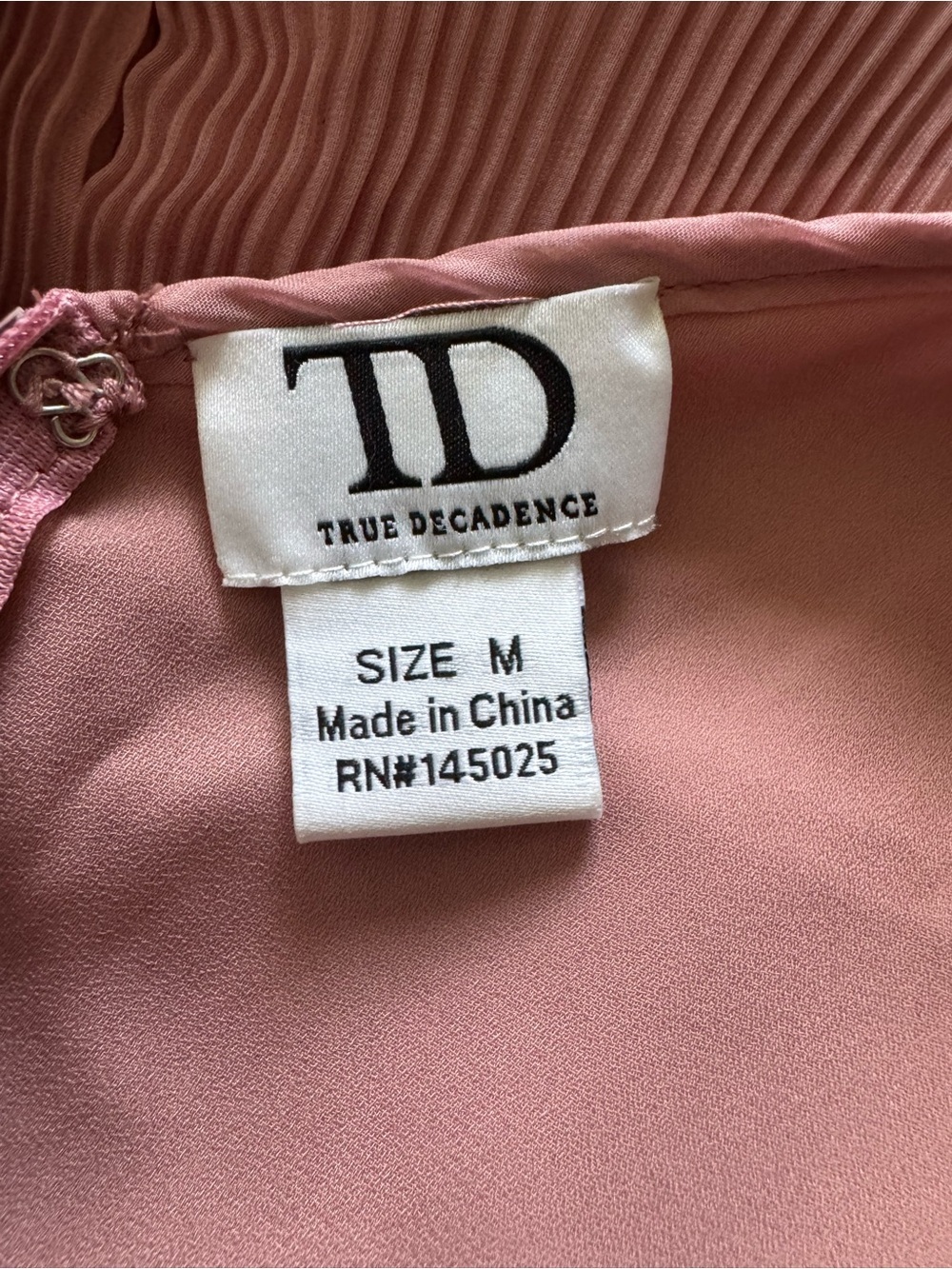 True Decadence Pleated Tiered Cold-Shoulder Maxi Dress in Blush Pink size Medium - Picture 10 of 11